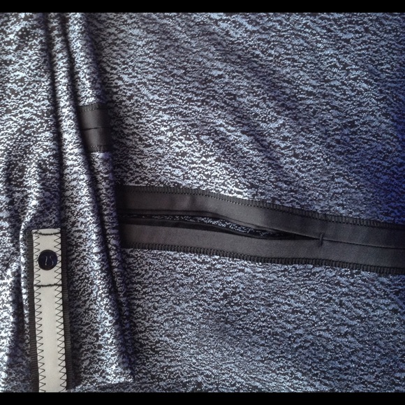 NWT✔️ Vinyasa Wrap by Lululemon - Picture 5 of 6