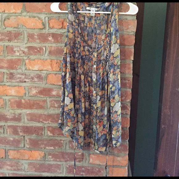 Tank Top Lot - Picture 4 of 8