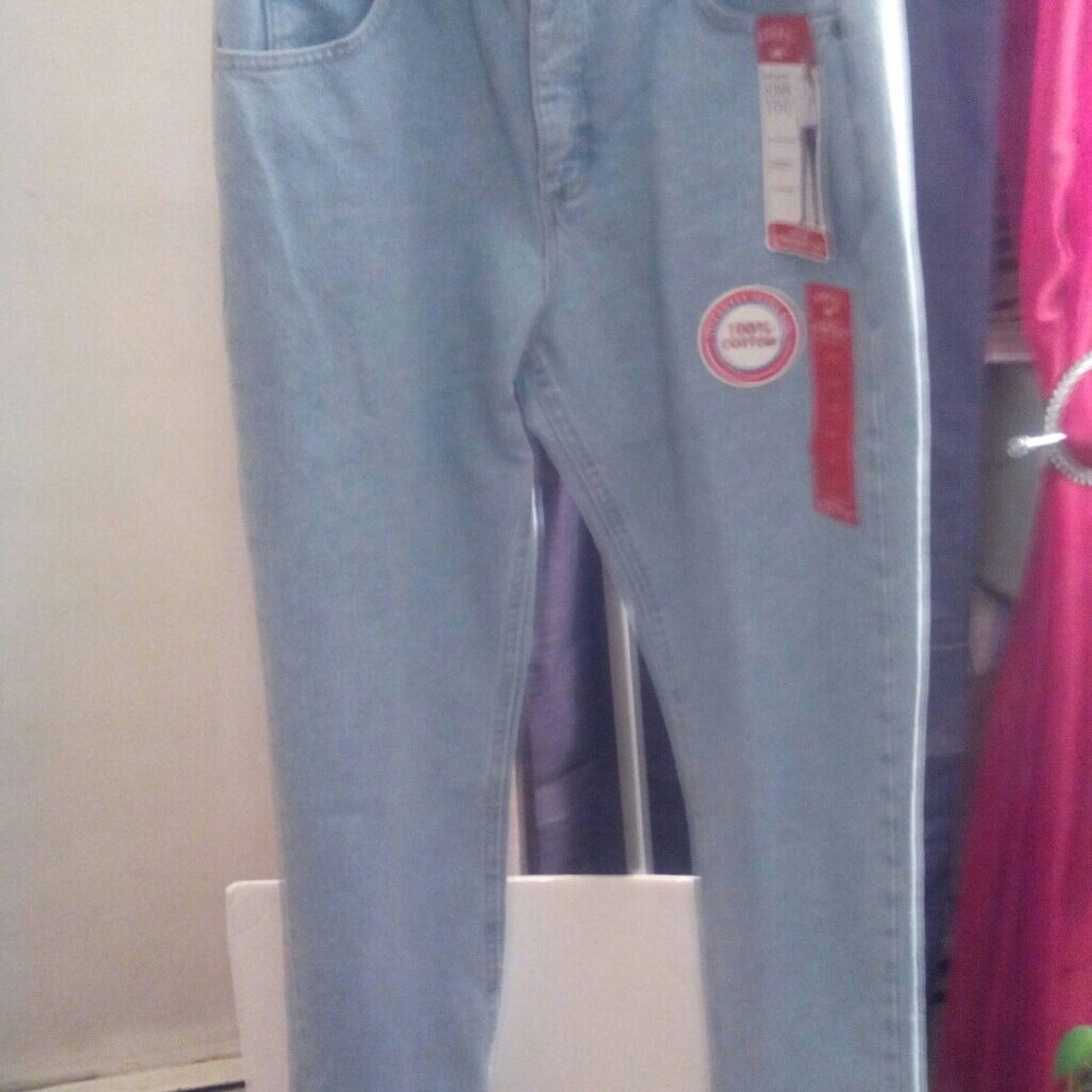RIDERS Inastantly slims you relaxed  jeans