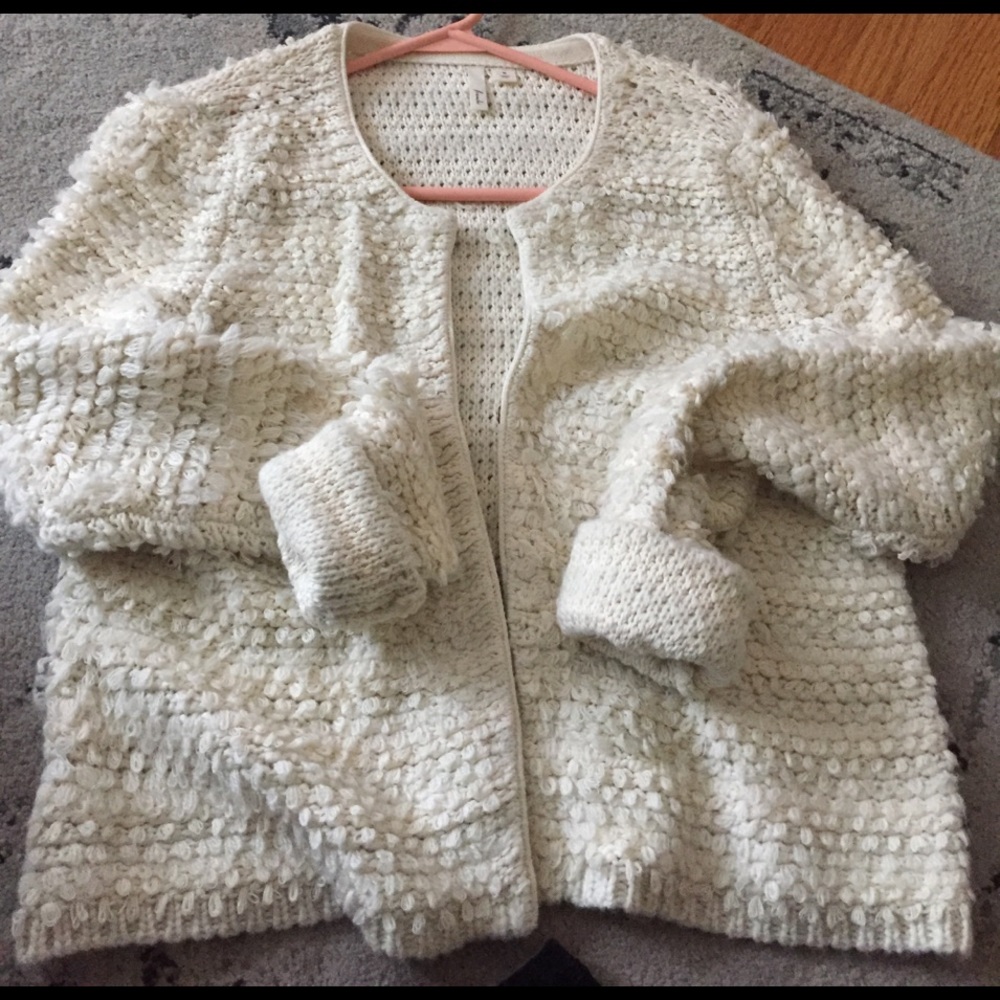 Trendy cream sweater