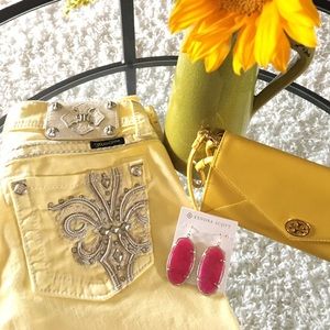 Miss Me Pastel yellow capris💕 size 25"