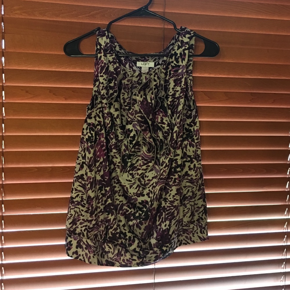 Ann Taylor Loft ruffled front shell