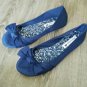 AE navy flats with cute bow detail 8