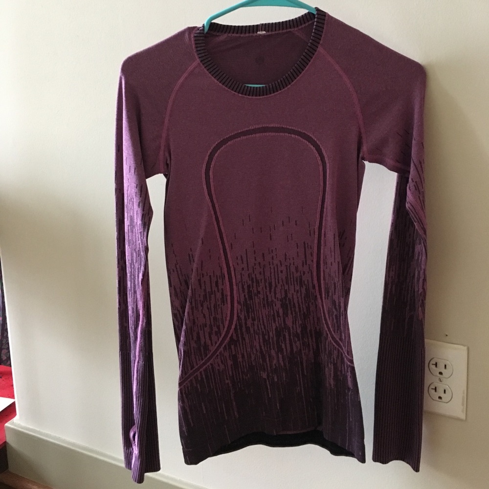 Lululemon running top