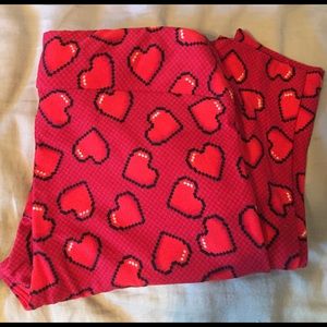 Lularoe OS Valentine's Day Leggings❤️