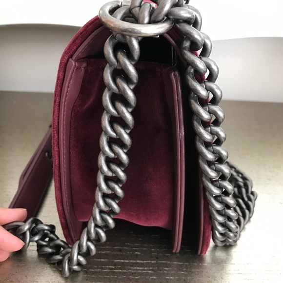 Chanel Velvet Medium Boybag - Picture 4 of 8