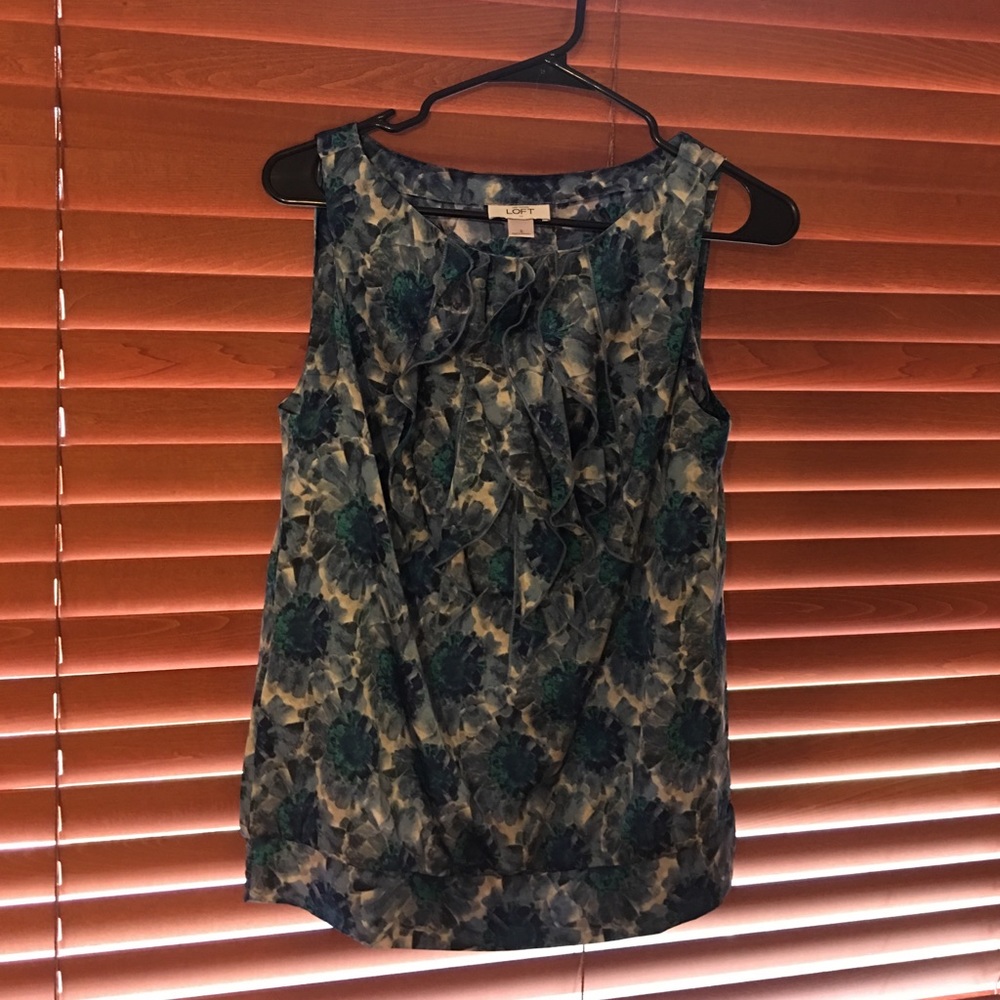 Ann Taylor Loft ruffled front shell