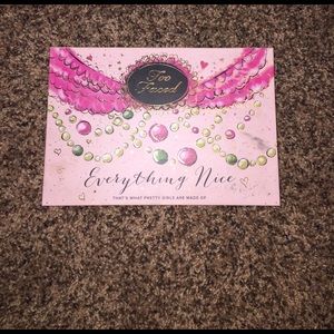 Too Faced Everything Nice (With Papa don't Peach)