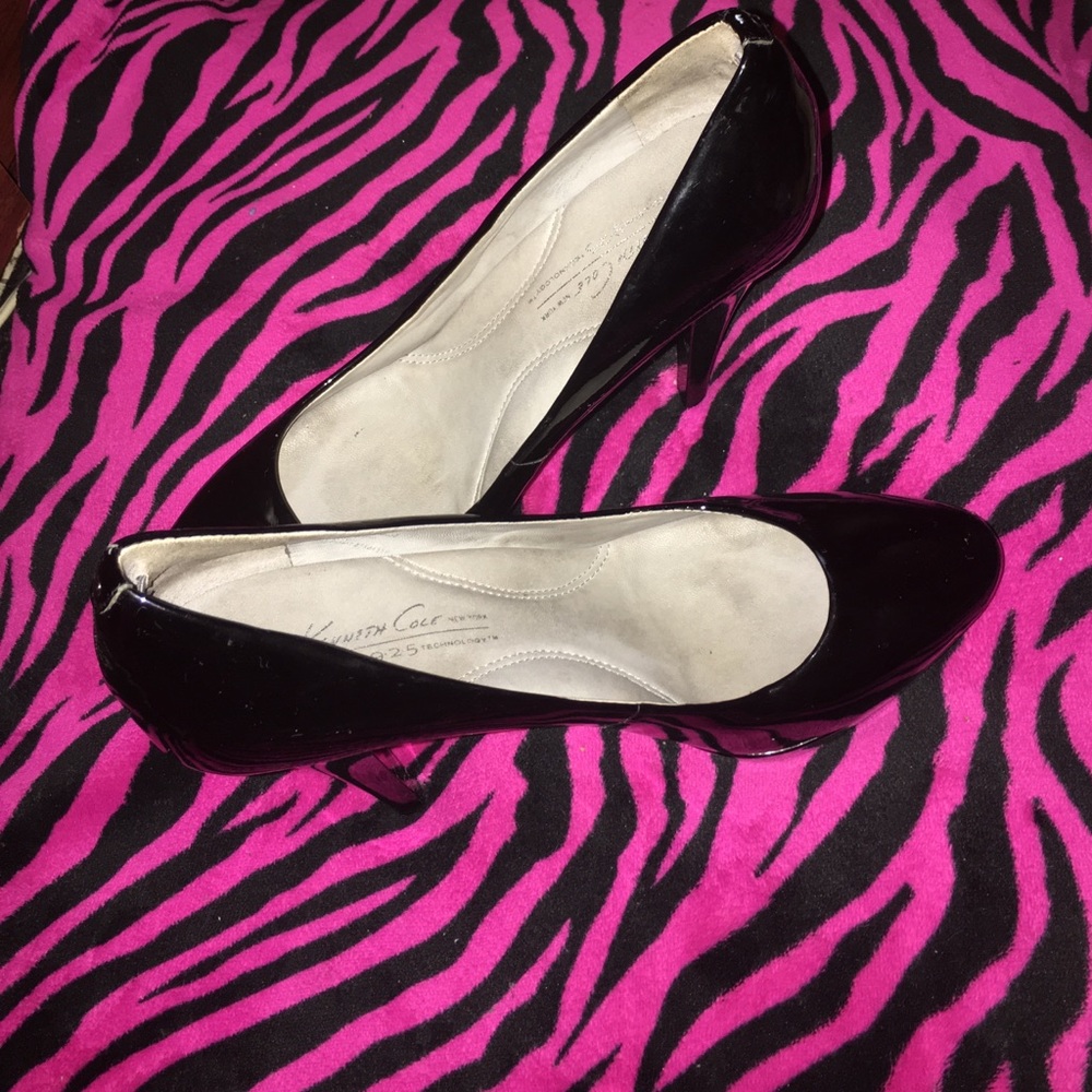 Black heels- Kenneth Cole