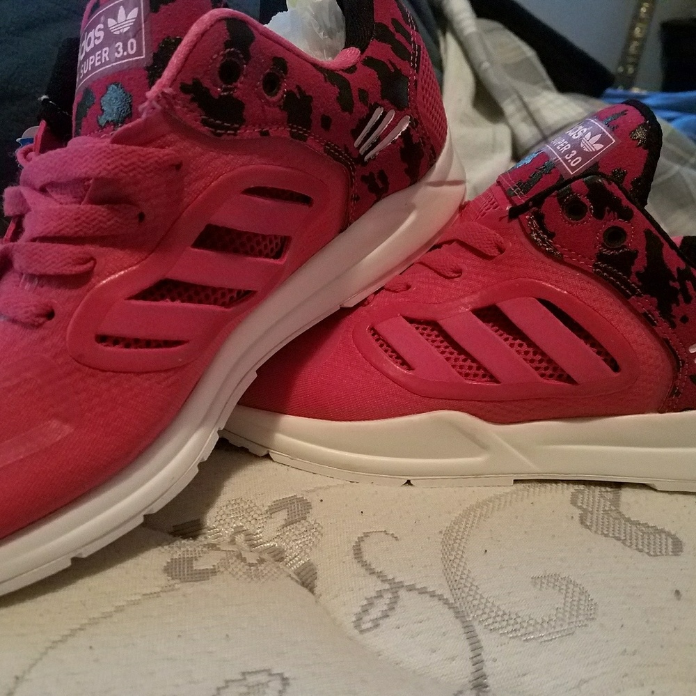 Black an pink Adidas