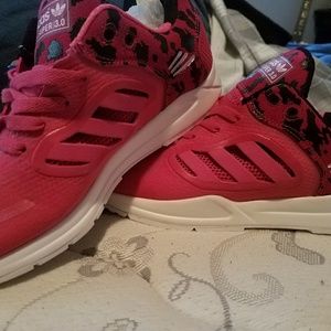 Black an pink Adidas