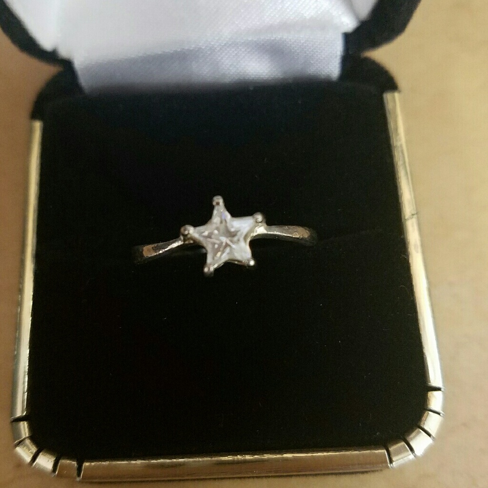Sterling silver star cz ring