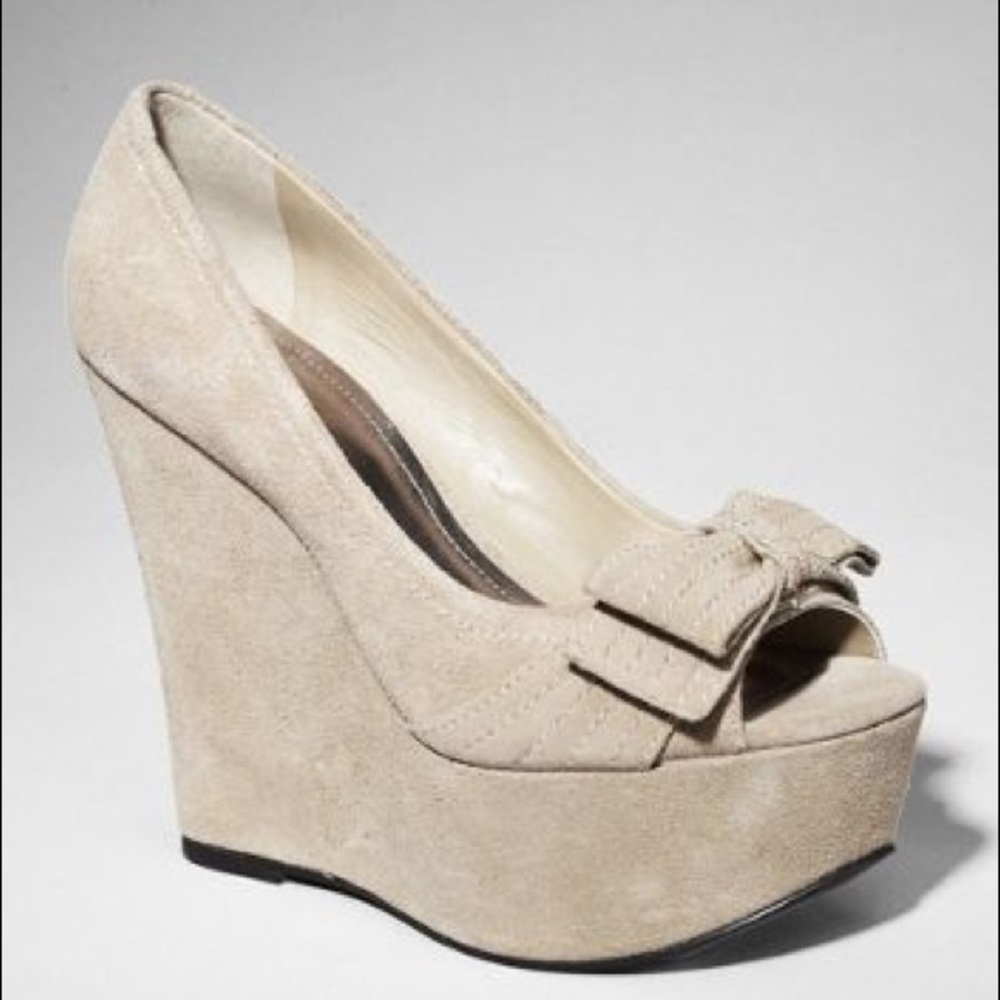 NIB Express Suede Bow Top Wedges