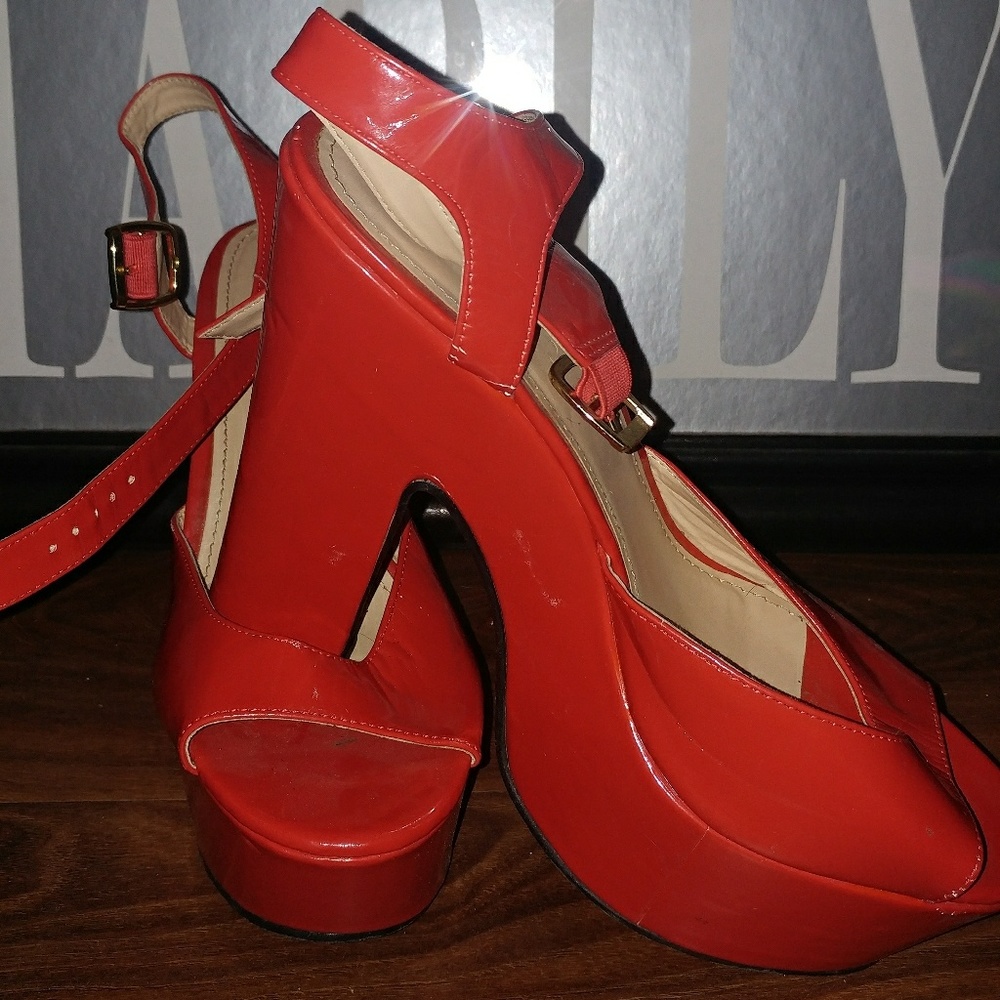 Red shoes - Picture 4 of 4