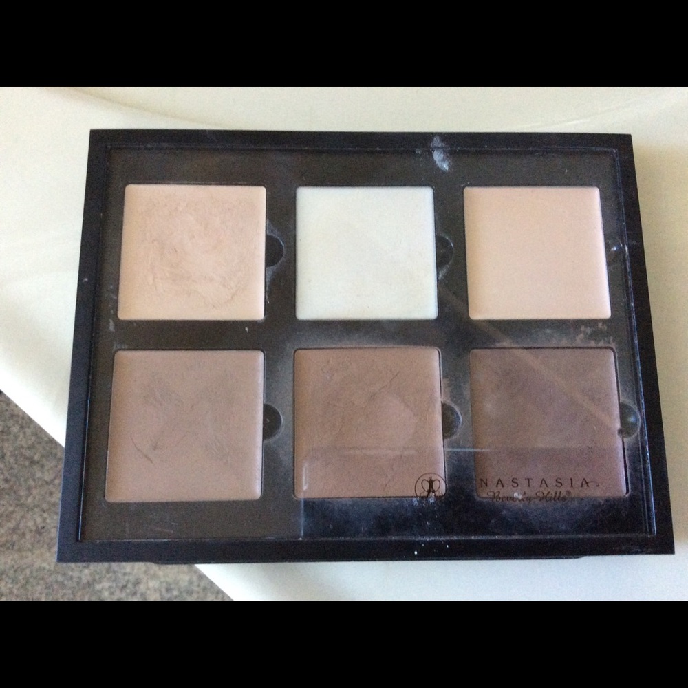 Anastasia Beverly Hills Contour Kit