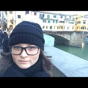 Meet your Posher, Meaghan