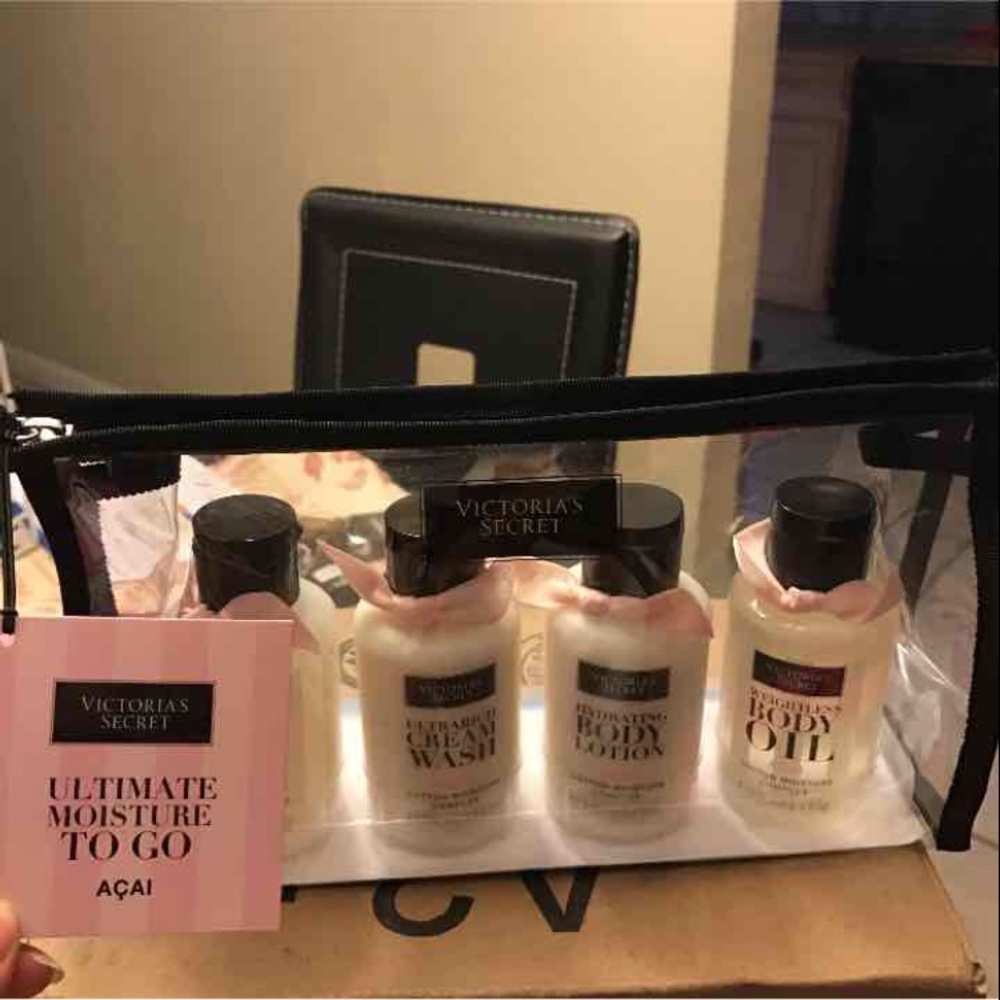 Victoria secret gift set