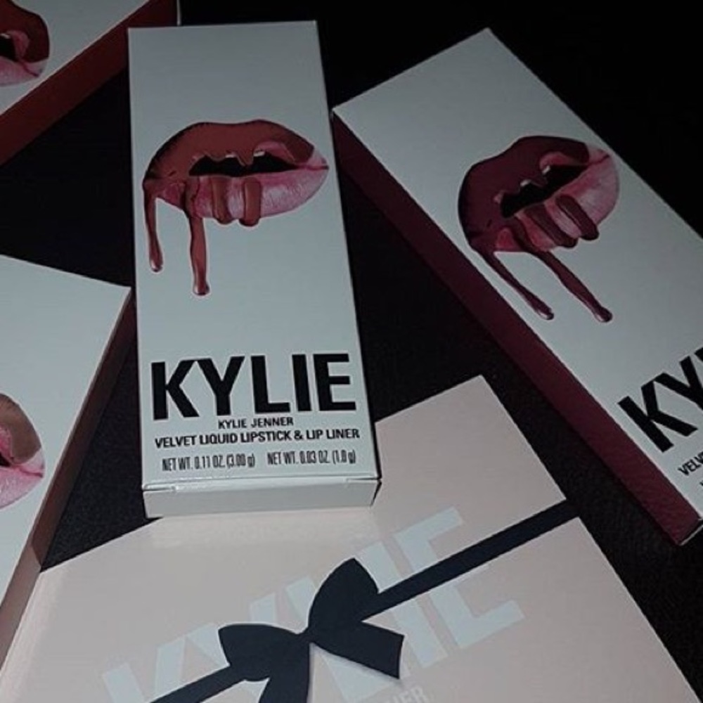kylie cosmetics rose  velvet lipstick