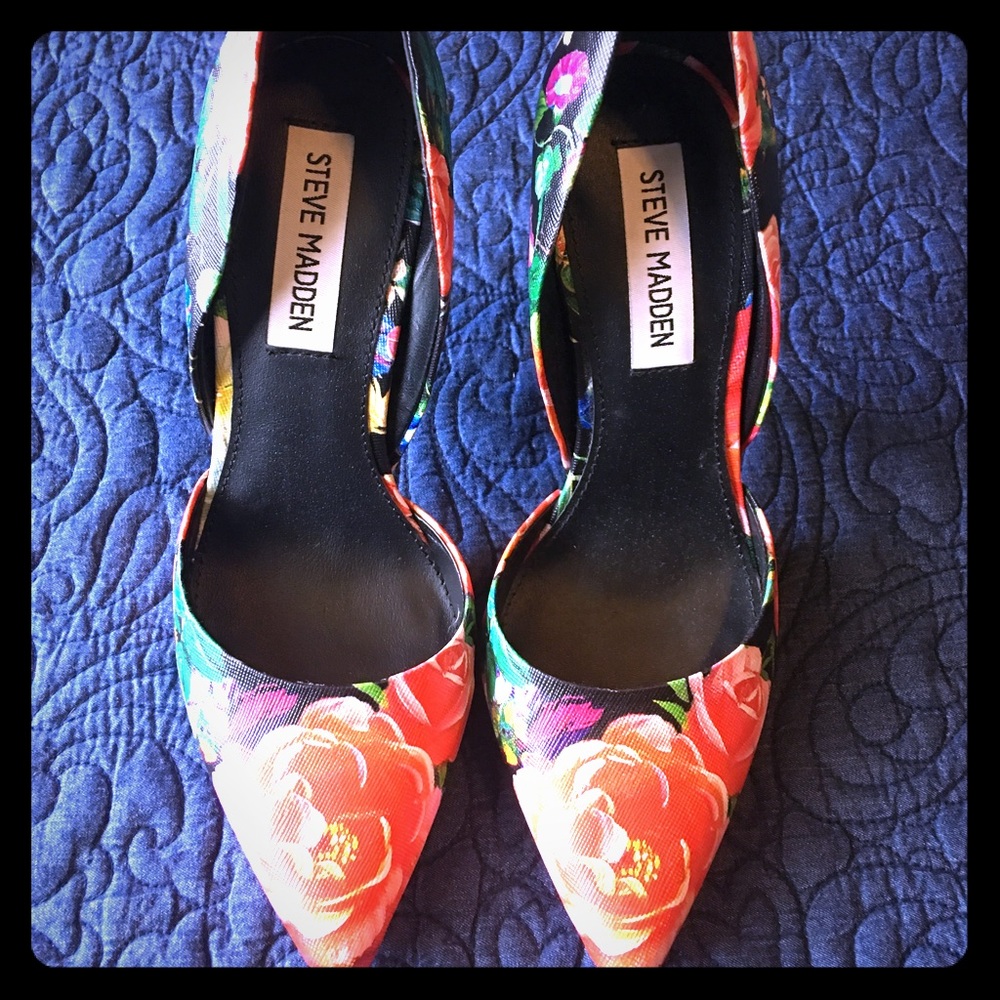 Steve Madden Floral stilettos 👠