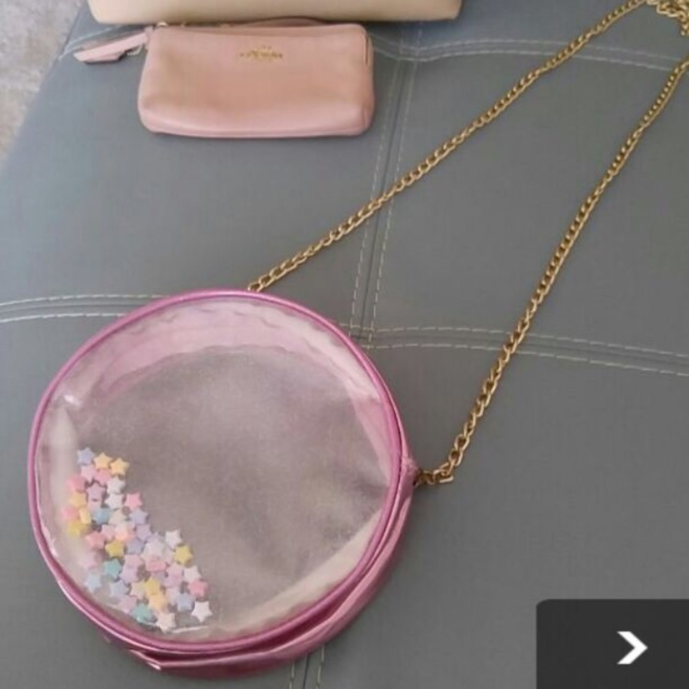 Round cross body bag