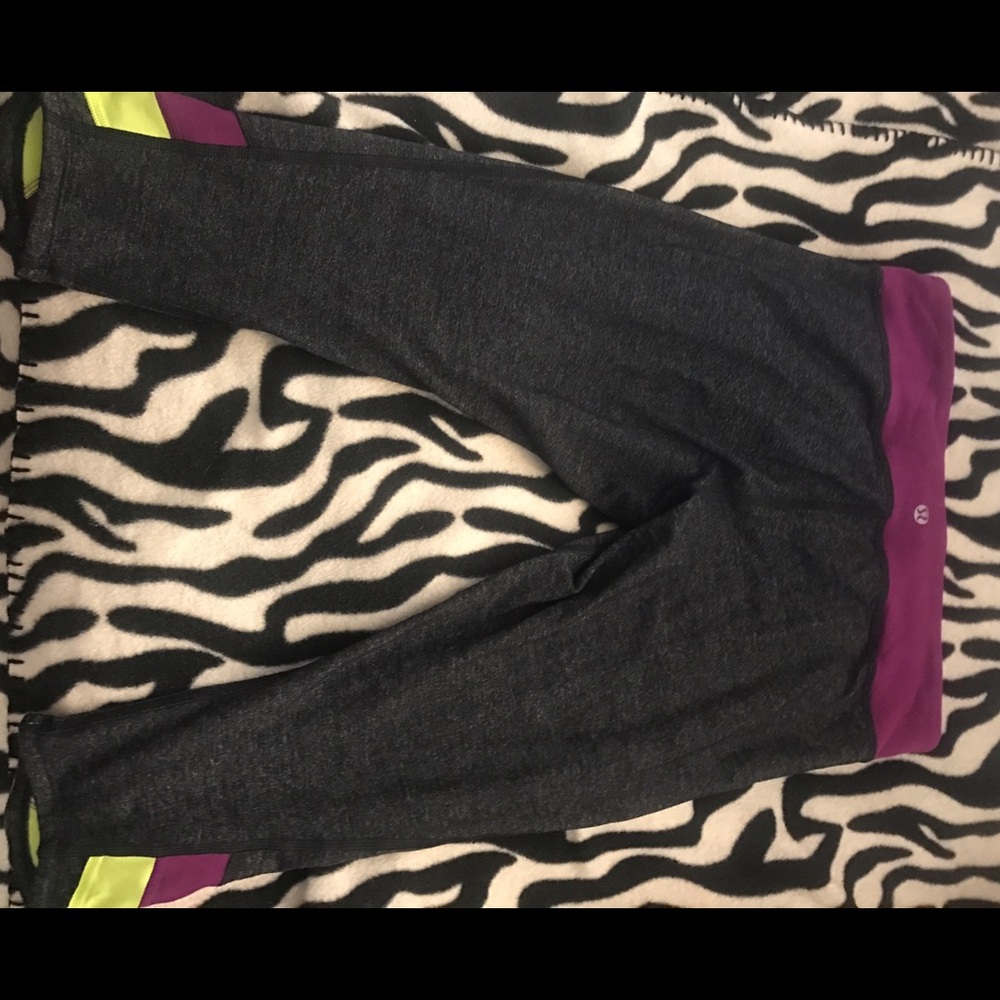 Like new! Lululemon crops!