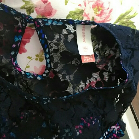 Geometric Crop Top in Navy Print - Picture 3 of 3