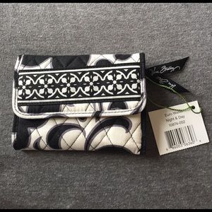 BRAND NEW Vera Bradley Euro Wallet in Night & Day