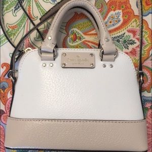 🍓Guaranteed Authentic Kate Spade Crossbody🍓