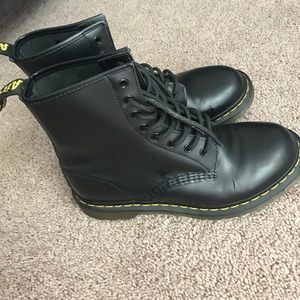 Size 9 doc martens