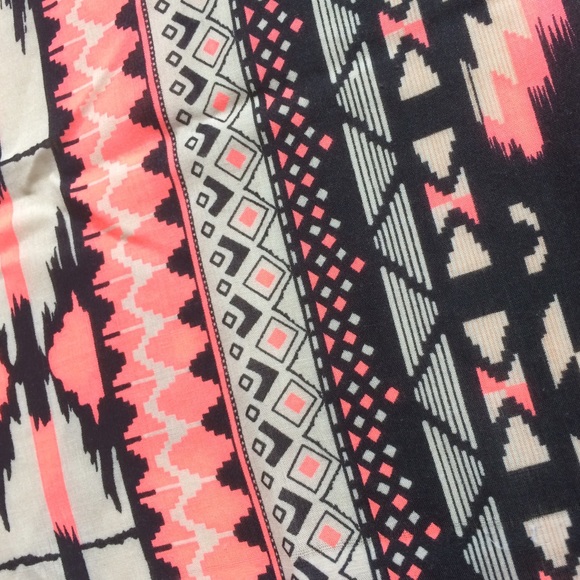 Aztec print scarf - Picture 2 of 4