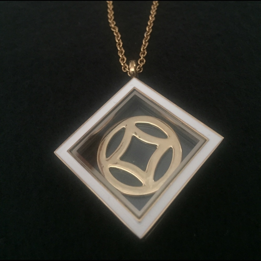 🌻GOLD & GLASS LOCKET