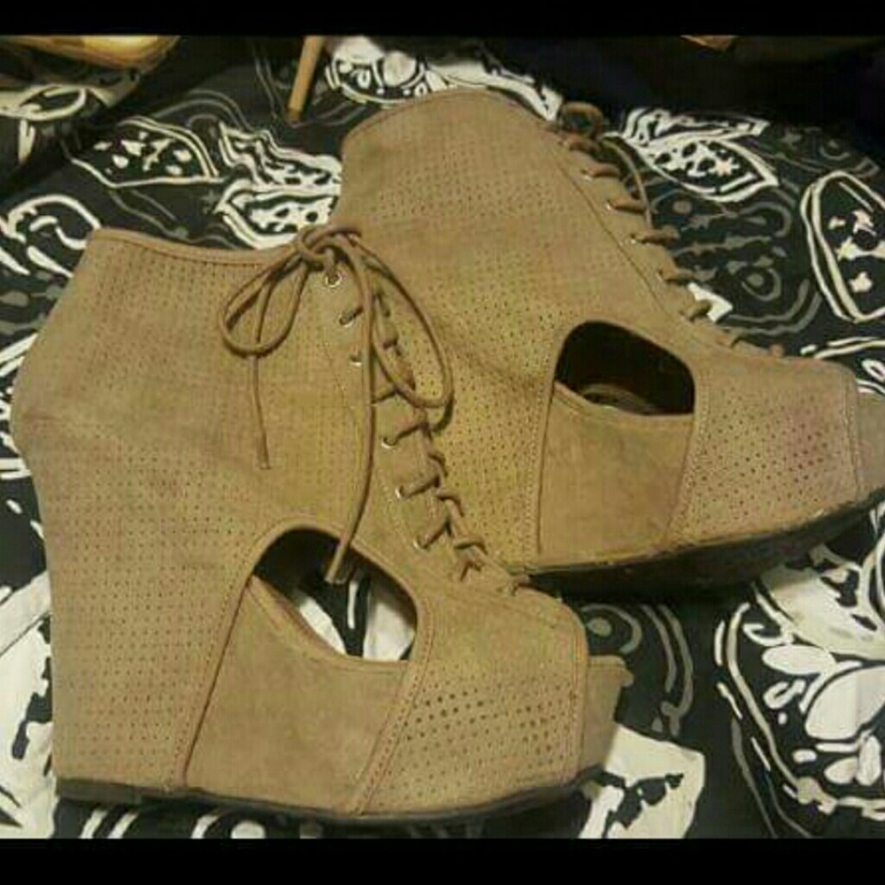 wedge shoes