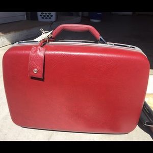 Red Samsonite hard case luggage❤️