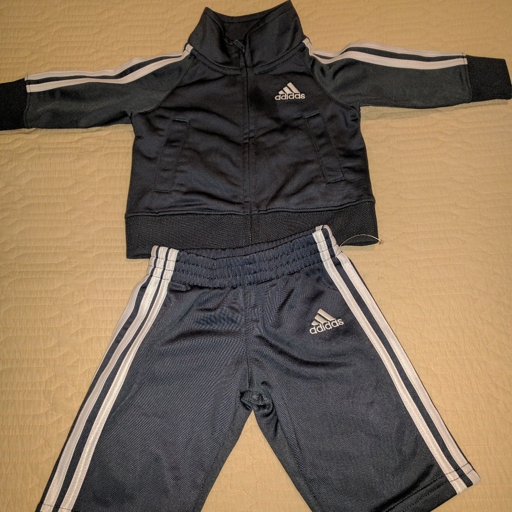 ❌❌SOLD❌❌ Adidas baby sweat suit!