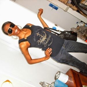 Meet your Posher, Chanel