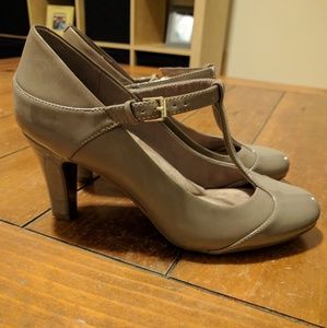 vineza memory foam mary jane pumps