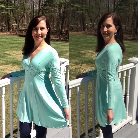 Last one!! XL left!  V Neck Long Sleeve Swing Top - Picture 2 of 2