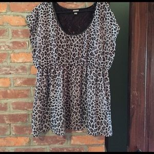 Leopard Vanity Top