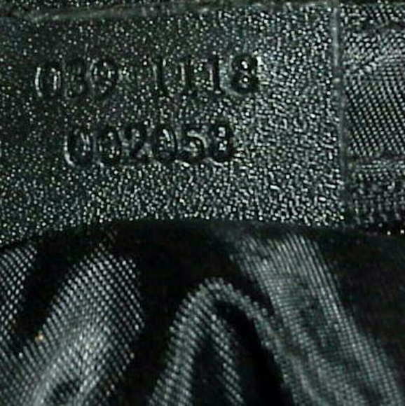 GUCCI-Authen Black Canvas/leather. FAB! - Picture 7 of 7