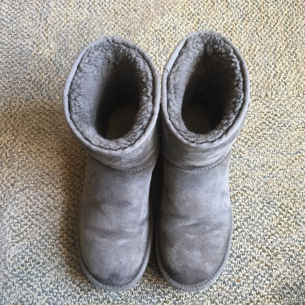 Grey Uggs - image 4
