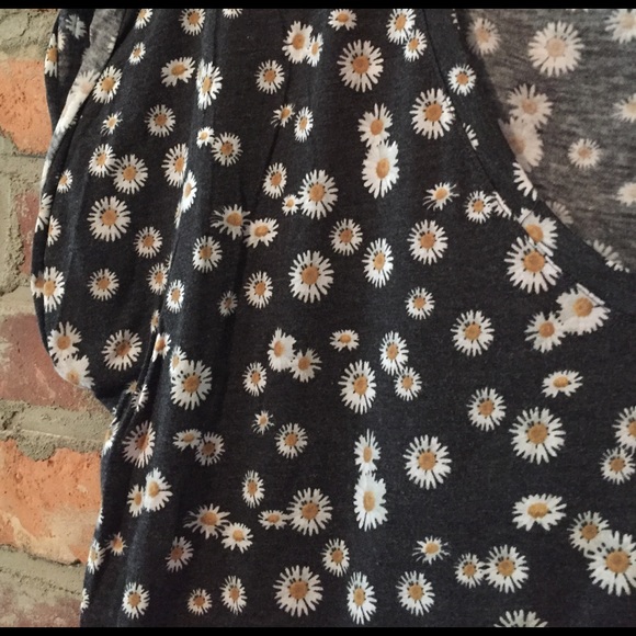 PAC Sun Kirra daisy top - Picture 3 of 3