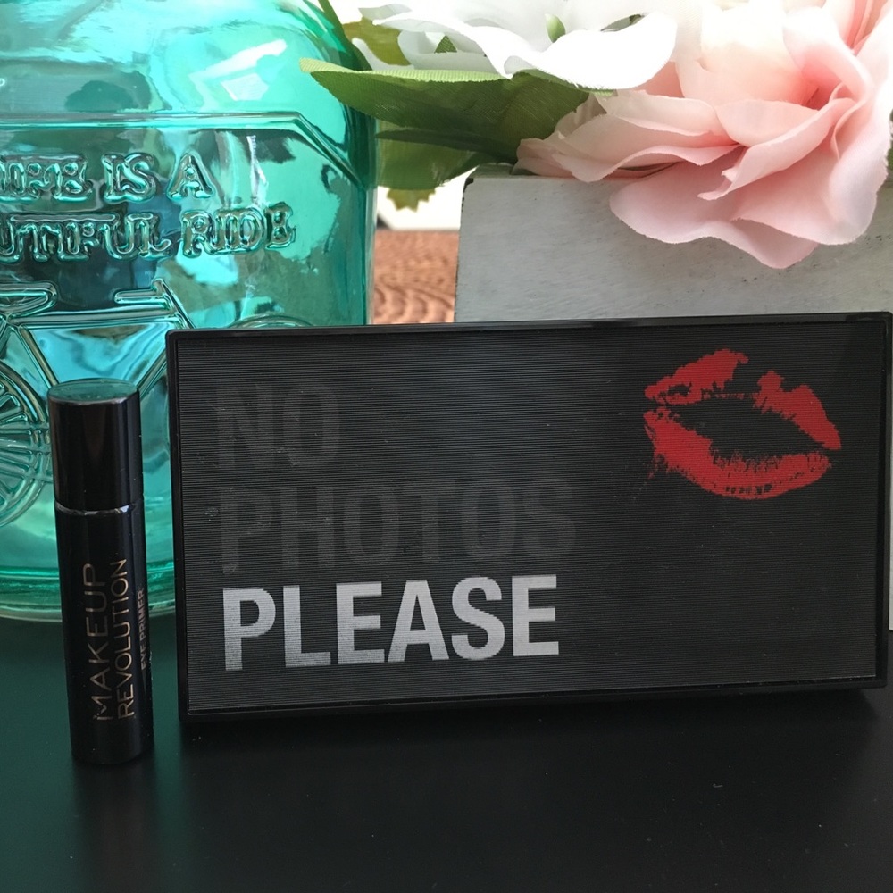 Makeup Revolution Eyeshadow Palette