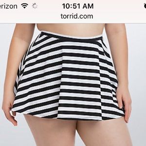 Torrid BNWT skirt bathing suit bottom