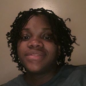 Meet your Posher, Adrienna