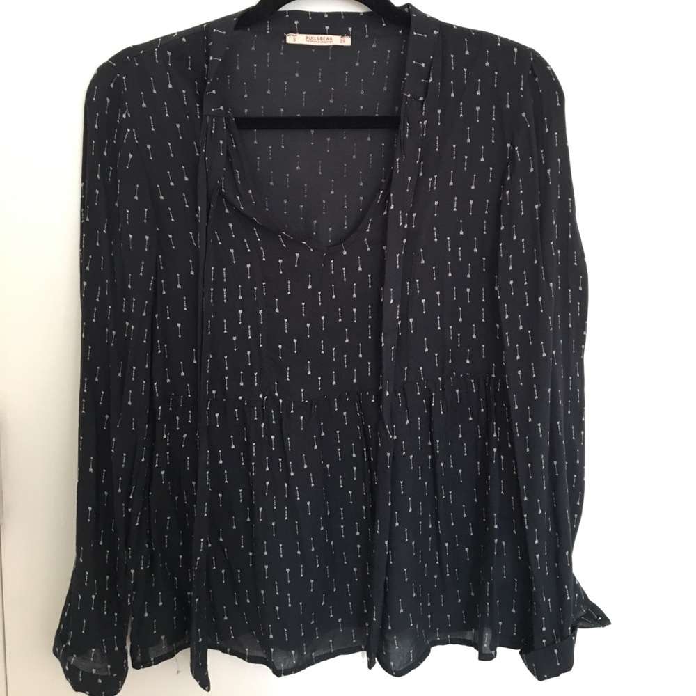 Blouse - Picture 2 of 3