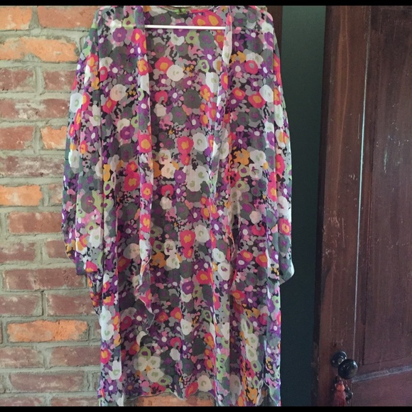 Floral Komino - Picture 1 of 2