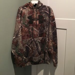 Camo under armor sweatshirt