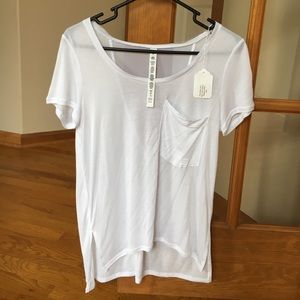 Brand new w tags ALO Yoga tee