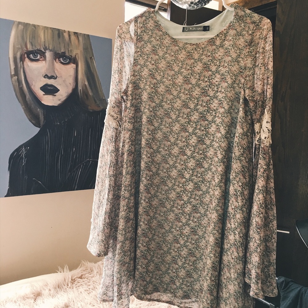 For love and lemons floral mini dress 🌿🌷🌿