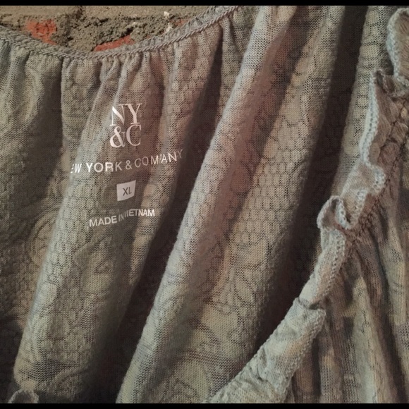 NYC button up top - Picture 2 of 3